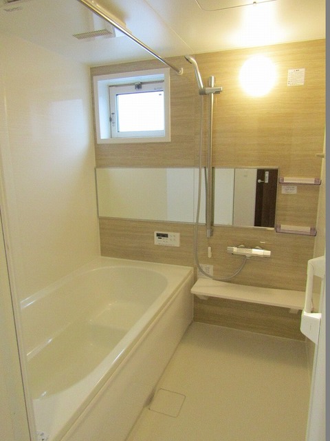 バス・シャワールーム　同一施工会社写真