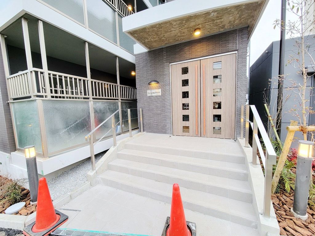 エントランス　エントランス