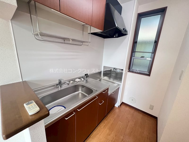 キッチン　ちょこっとカウンターがかわいいキッチン