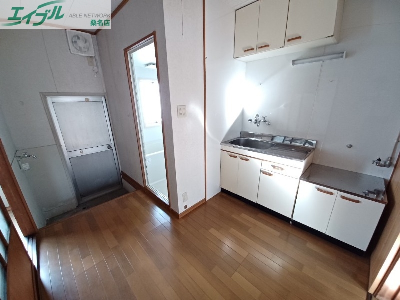 キッチン　同型別部屋写真になります。