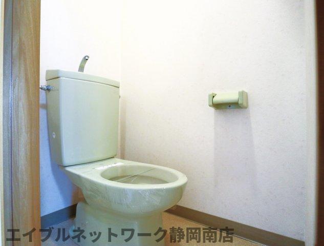 トイレ　ゆったりとした空間のトイレです