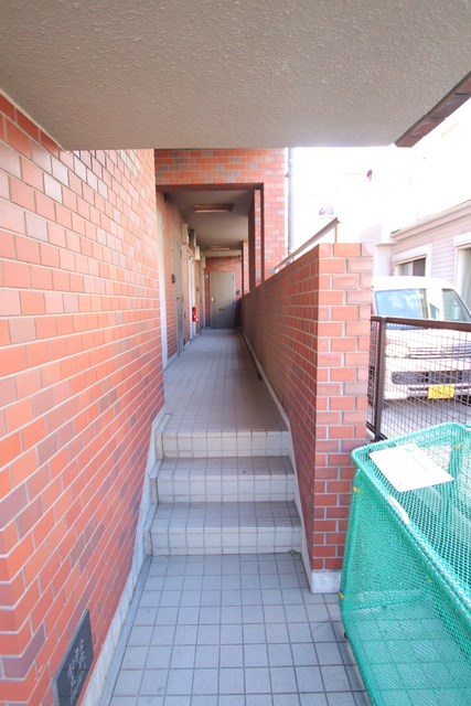 エントランス　共用部入口♪