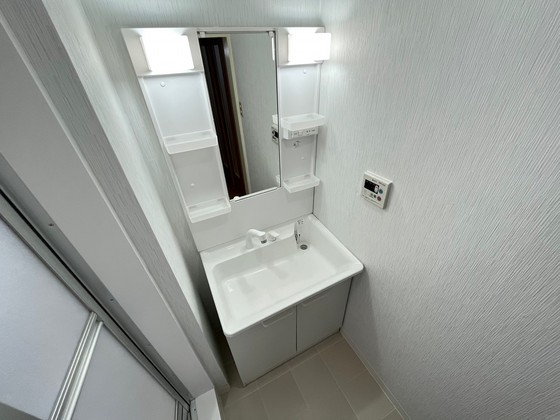 洗面設備　※別号室の写真です。