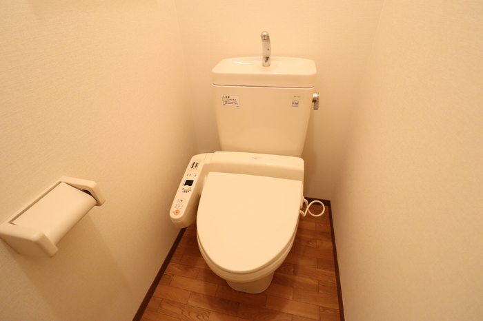 トイレ　温水洗浄暖房便座