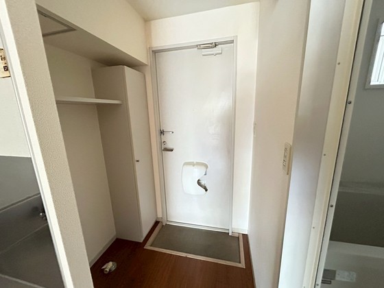 玄関　※別号室のお写真です