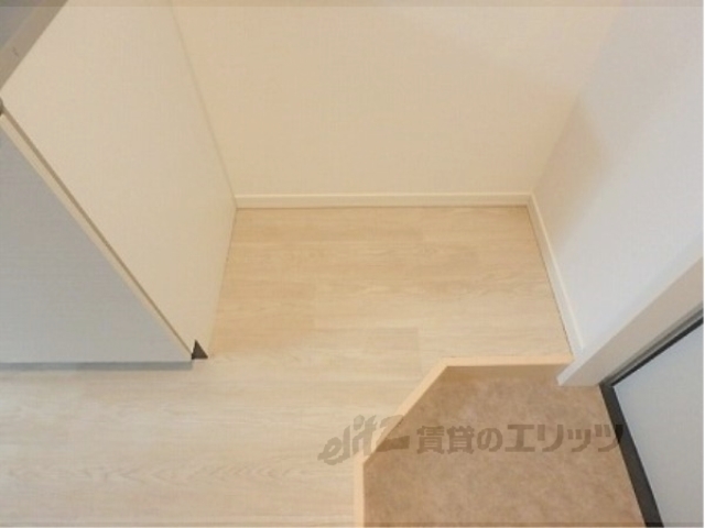 その他部屋・スペース　キッチンの横に冷蔵庫が置けます。