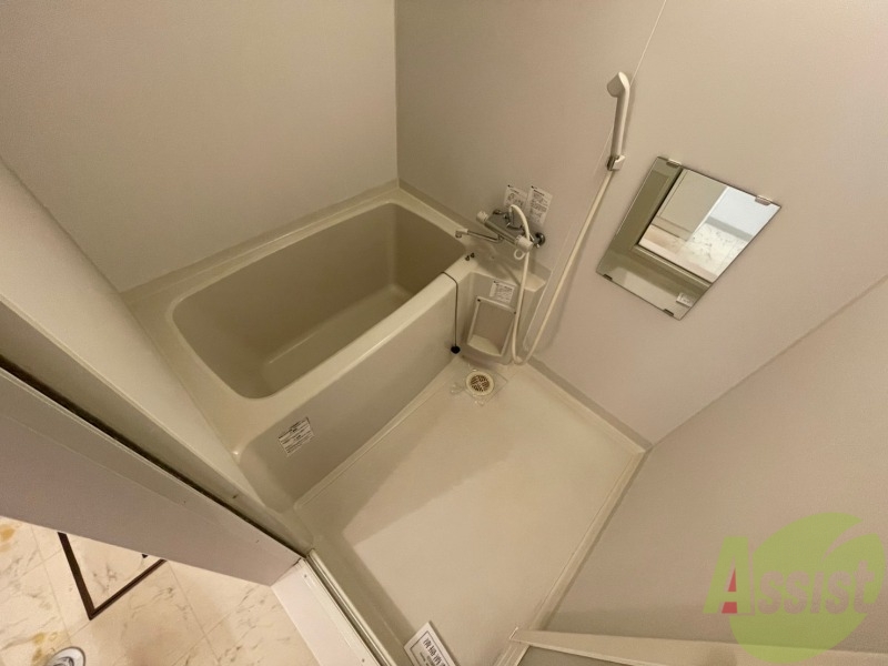 バス・シャワールーム　お風呂になります。一日の疲れを癒してくださいね。