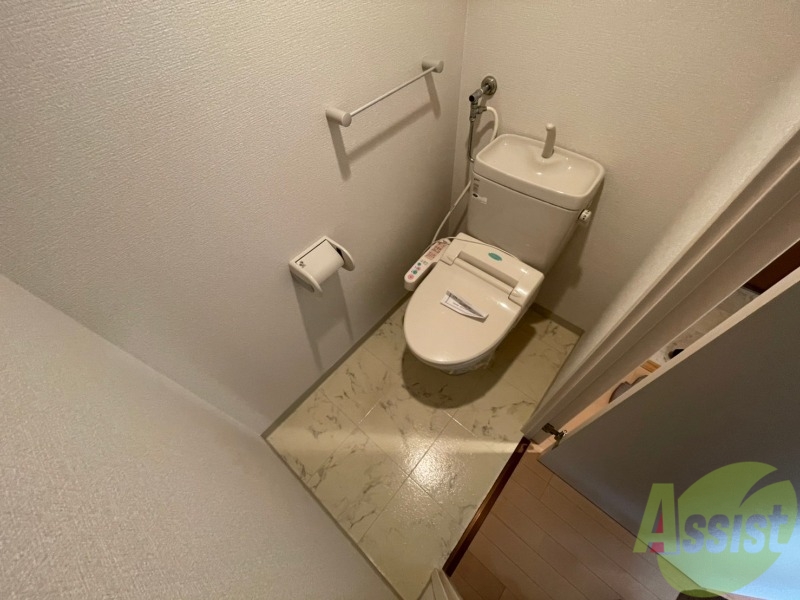 トイレ　トイレです。ウォシュレット付を探している方、おすすめです。