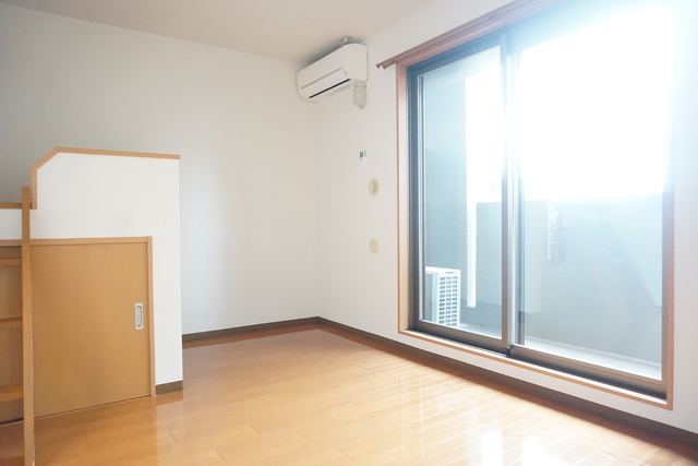 居室・リビング　南向きのお部屋です♪