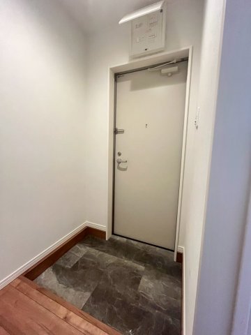 玄関　同物件、別号室の参考写真です。