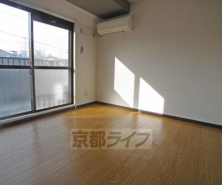 居室・リビング　きれいなお部屋です。