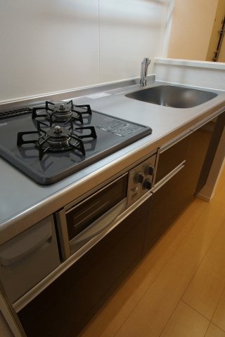 キッチン　お料理好きな方にオススメのガスコンロ、まな板スペース付のキッ