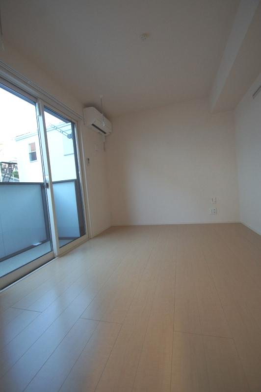 居室・リビング　南西向きのお部屋です。