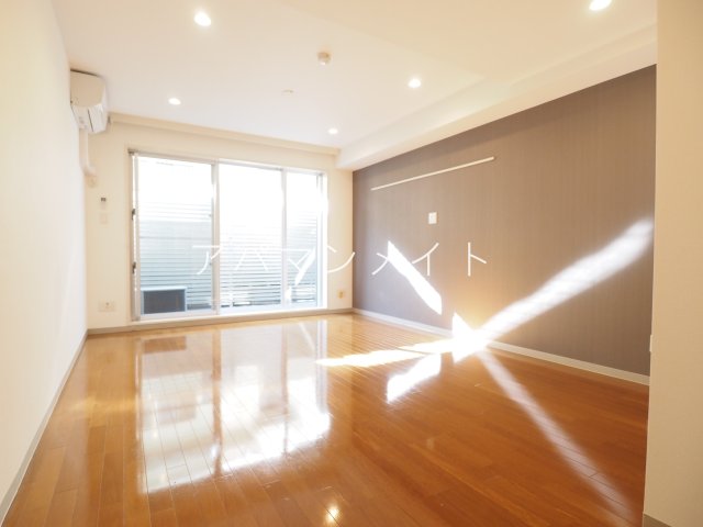 居室・リビング　フローリング！