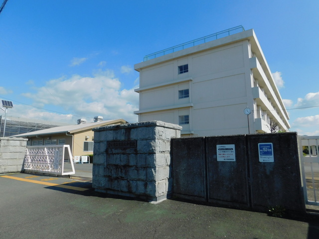 中学校　富士市立吉原北中学校（中学校）まで1041m