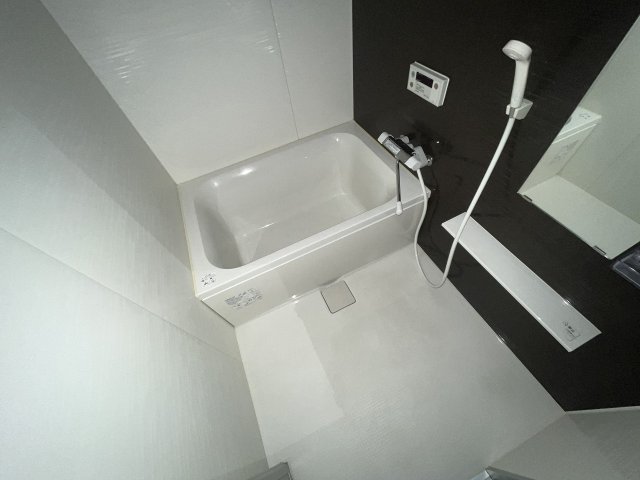 バス・シャワールーム　コンパクトで使いやすいお風呂です