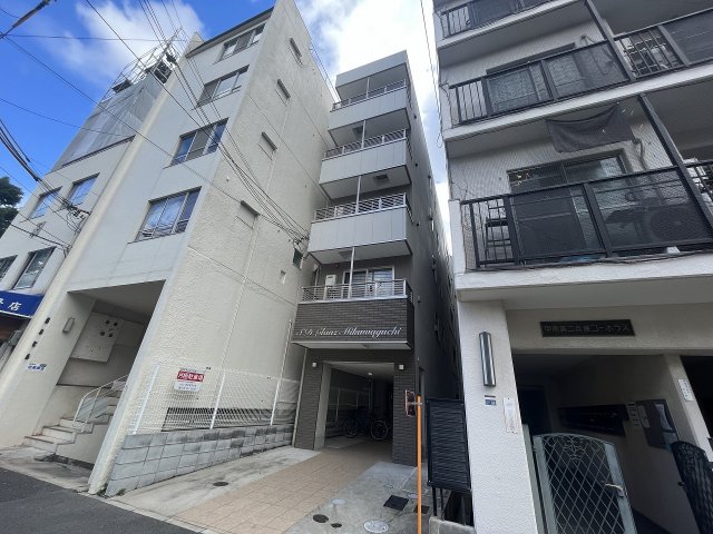 建物外観　外観は落ち着いています