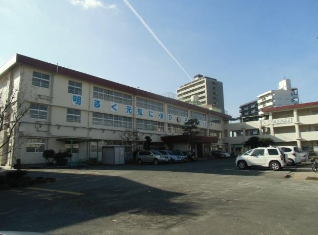 小学校　北方小学校（小学校）まで820m