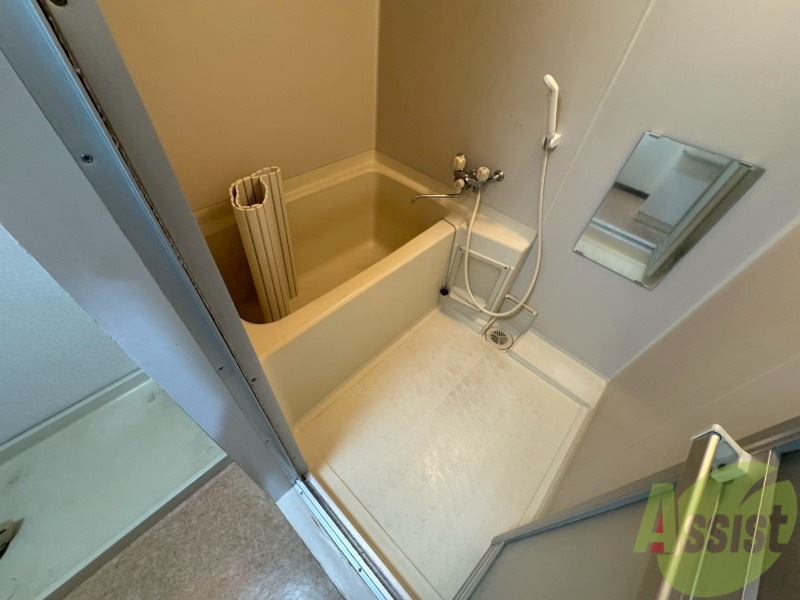 バス・シャワールーム　ユニットバスです。疲れを癒すのに欠かせませんね！