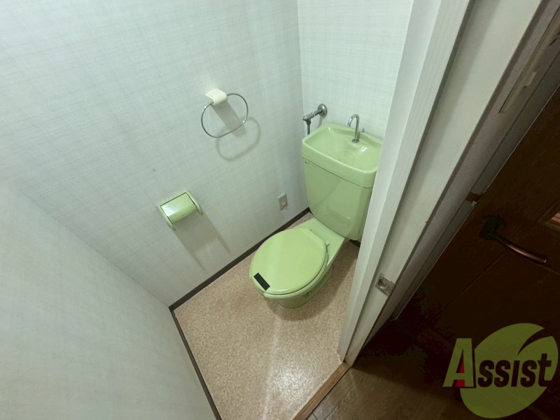 トイレ　こちらはトイレです。清潔感があり、安心して使用できます。