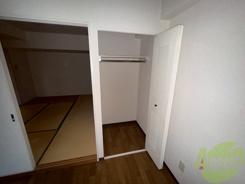 収納　寝室の収納です。部屋がすっきり片付きます。