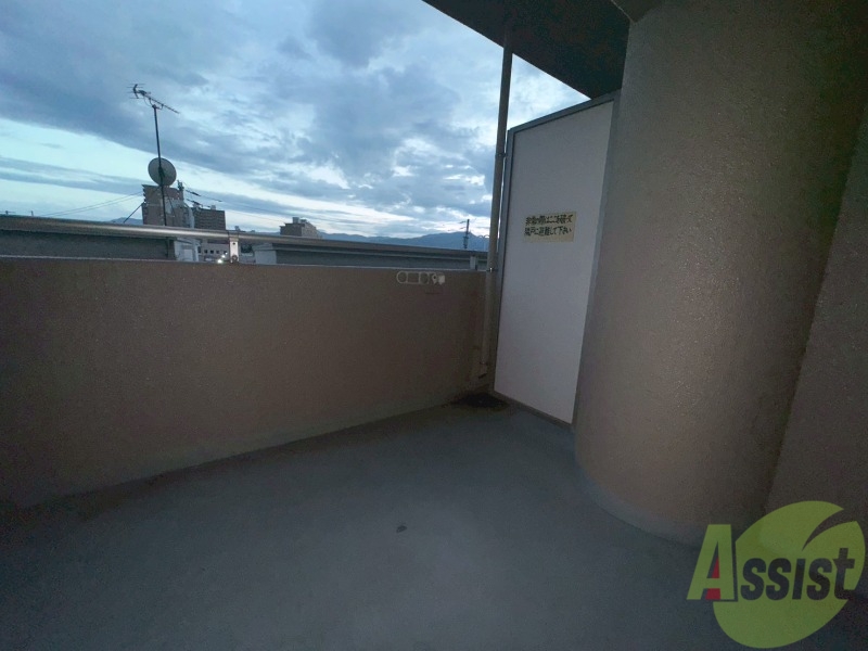 バルコニー　バルコニーです。洗濯物を干したり一息ついたりできますね！