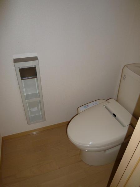 トイレ　入居前の写真となります。