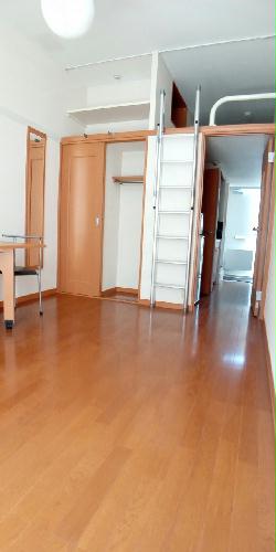 居室・リビング　1Fはフローリング、2Fは絨毯になります。