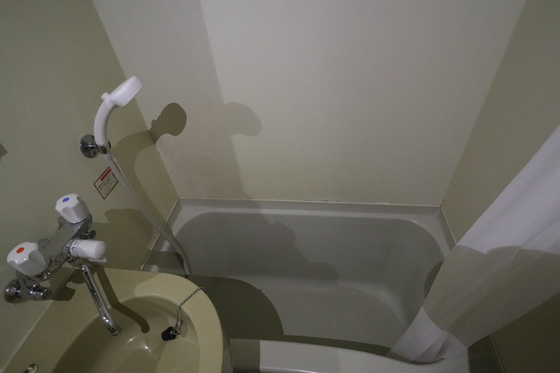 バス・シャワールーム　※別部屋の写真です