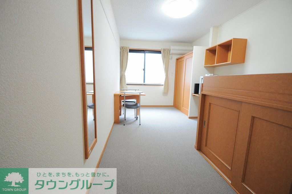 居室・リビング　現況を優先　1Fフローリング　2Fカーペット