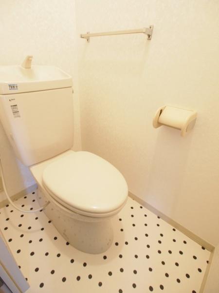 トイレ　洗浄温便座設置あり