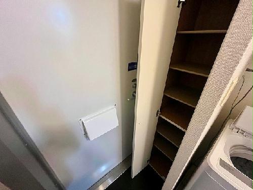 玄関　設備・仕様は号室により異なる為、現状を優先いたします。