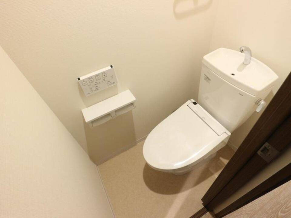 トイレ　トイレ