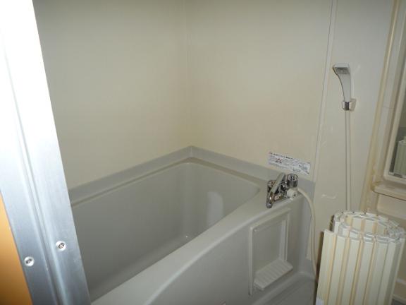 バス・シャワールーム　落ち着いた空間のお風呂です