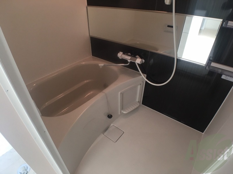 バス・シャワールーム　疲れを癒すには湯船でゆっくりするのが良いですよ。