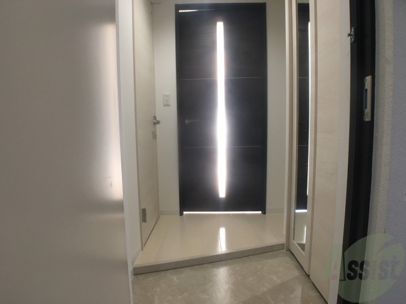 玄関　玄関の様子です。明るい印象ですね。気分もあがりそう。