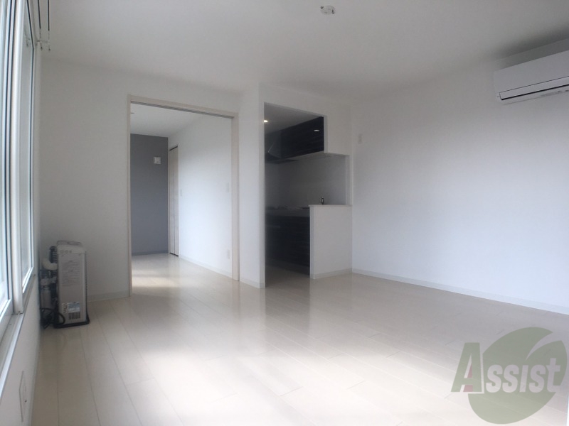 居室・リビング　広くてきれいなリビングです！快適に過ごせそうですね。