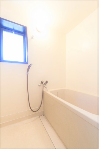 バス・シャワールーム　参考画像は２号室です。間取り反転。現況優先です。