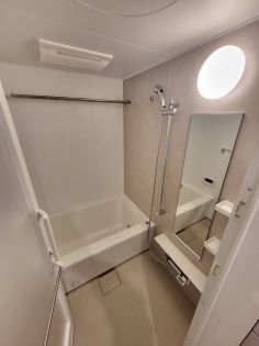 バス・シャワールーム　同マンション別部屋参照。