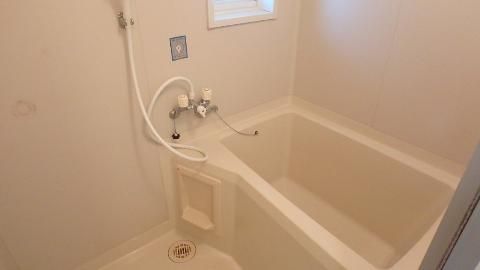 バス・シャワールーム　お風呂に窓があるのは嬉しいですね♪（イメージ）