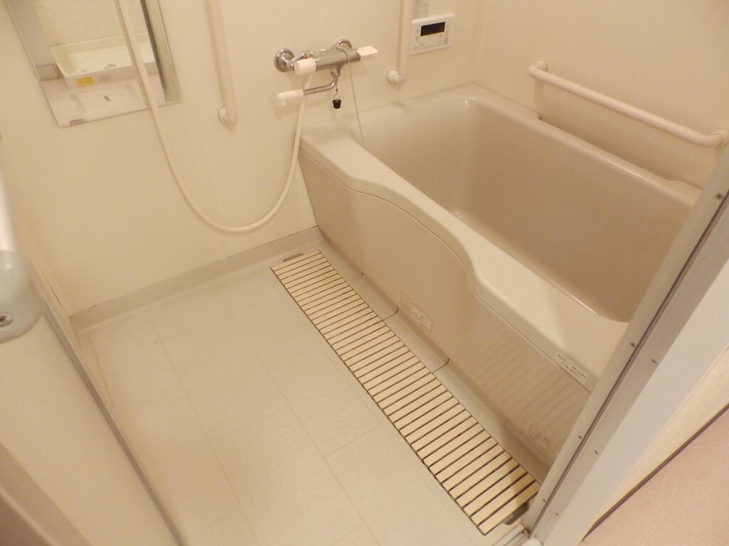 バス・シャワールーム　高温さし湯タイプです