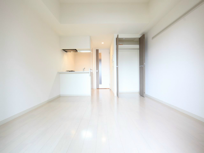 居室・リビング　洋室9.5帖　クローゼット付（収納充実してます）