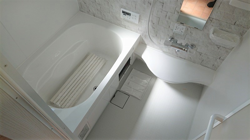 バス・シャワールーム　落ち着いた空間のお風呂です