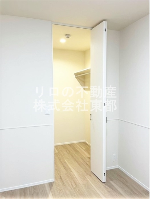 収納　奥行のあるウォークインクローゼットならお荷物多い方でも安心☆