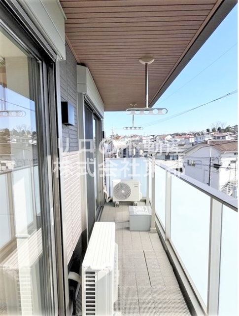 バルコニー　バルコニー付！お天気のいい日は洗濯物も気持ちよく干せますね！