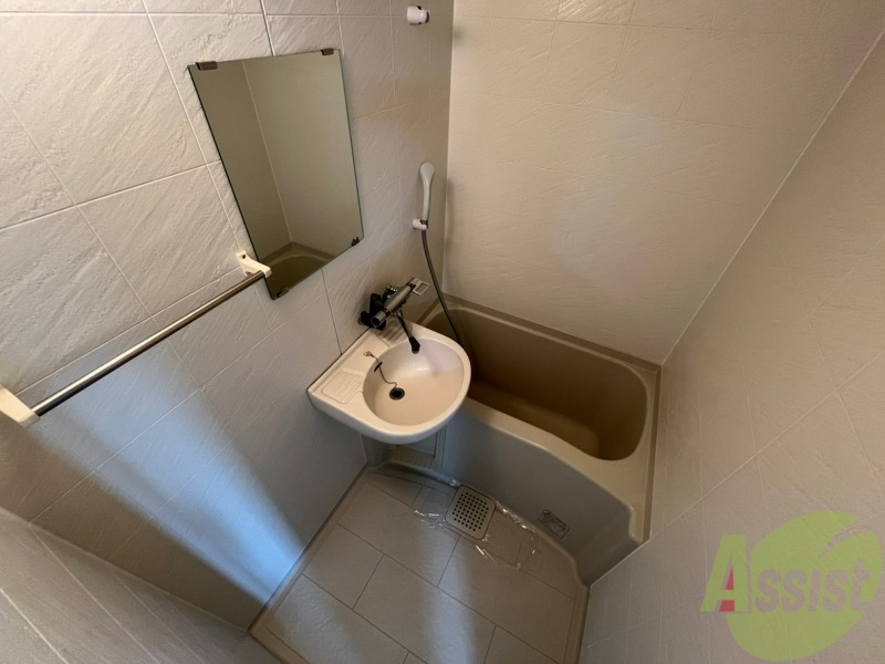 バス・シャワールーム　お風呂になります。一日の疲れを癒してくださいね。