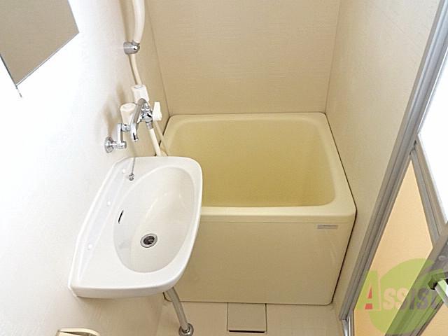 バス・シャワールーム　３点ユニットです。全てがここですんじゃいます！