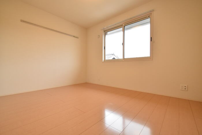 居室・リビング　南向きのお部屋です