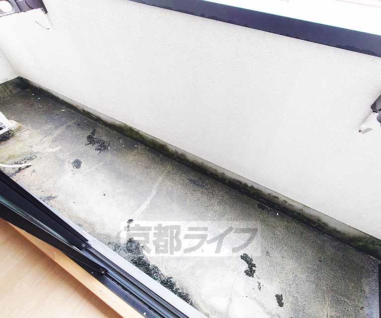 バルコニー　明るいバルコニー