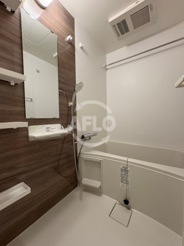 バス・シャワールーム　コンフォリア・リヴ大阪本町　浴室